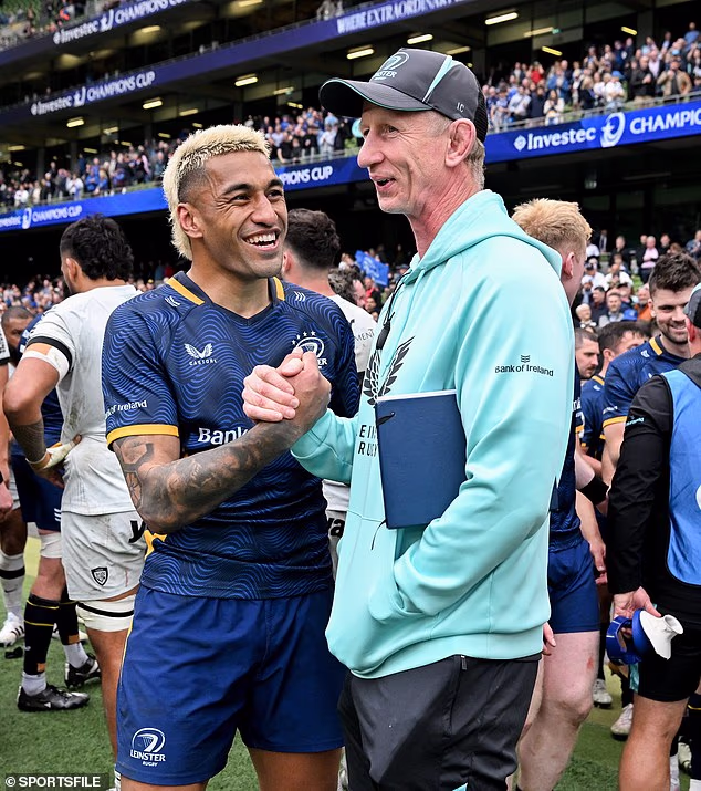 Kergendus: Leo Cullen tähistab koos Rieko Ioane'iga pärast nappi võitu Touloni üle Dublinis