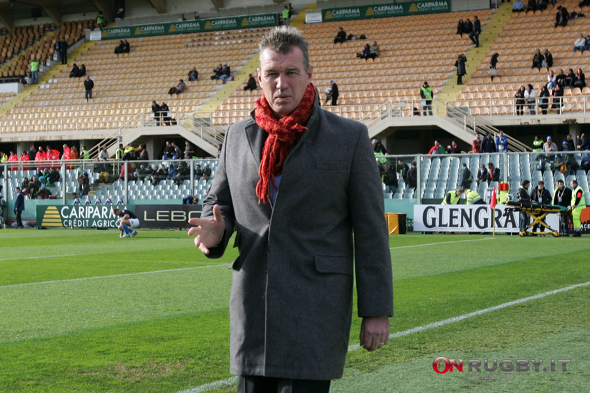 All Blacks, Kirwan: "Ei ole raha, et hoida välismaal kolijaid nagu Gibson Park ja Plummer"