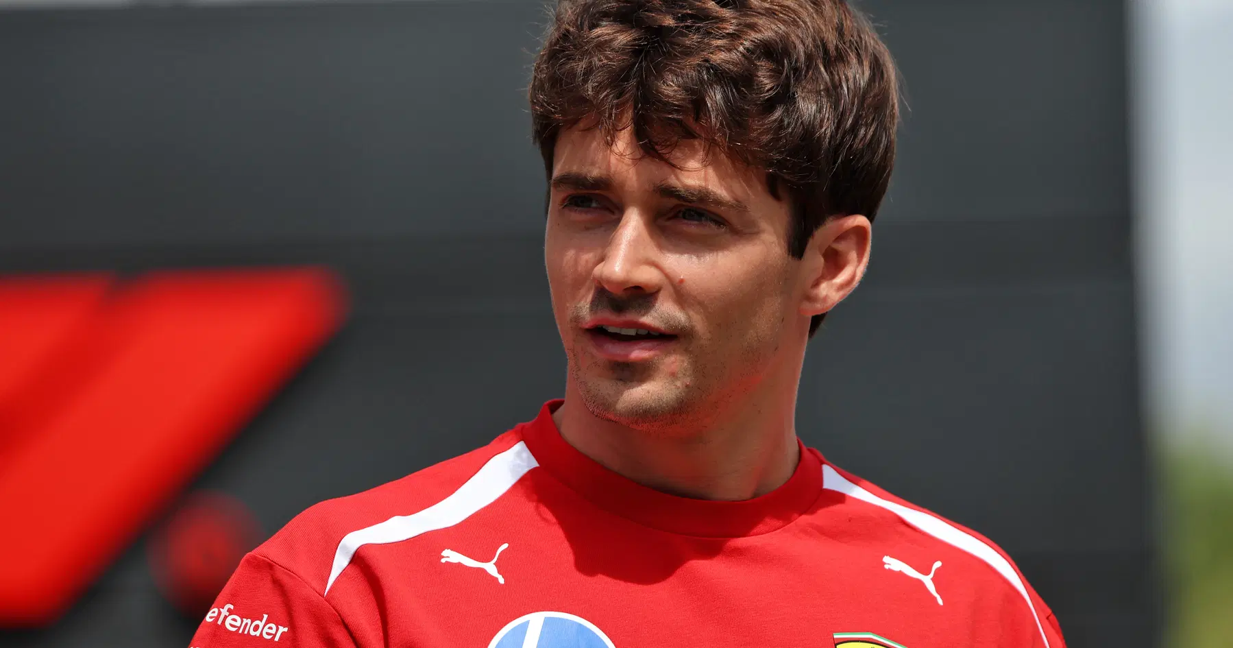 Charles Leclerc vähendab vastuolulisi kommentaare, mis Ferrari partneri avalduse vallandasid