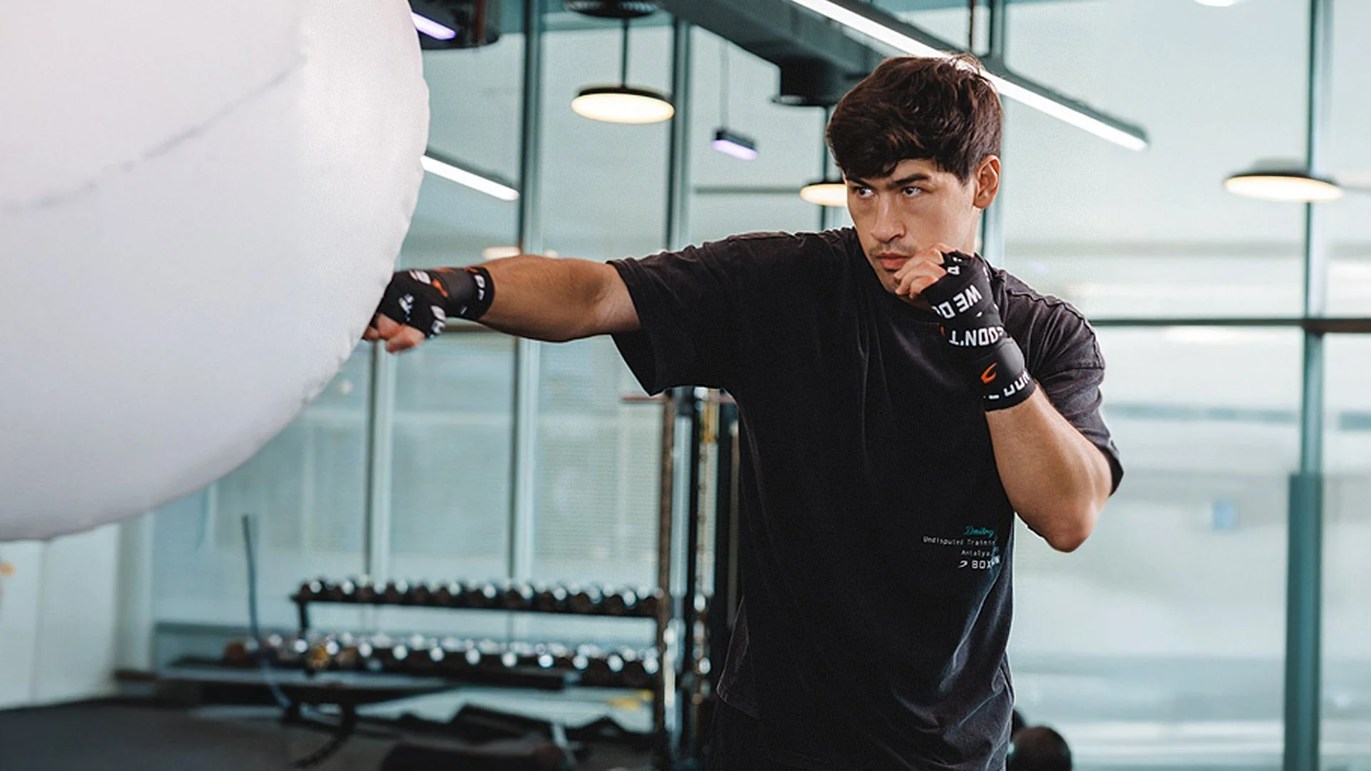 Dmitri Bivol, kuidas omandada nõukogude stiili