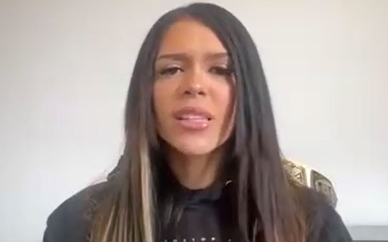 Elayna Black ähvardab Slammiversarys TNA Knockoutsi tiitlistseeni katki lüüa