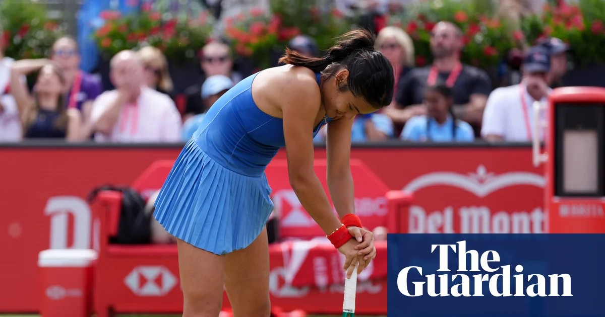 Emma Raducanu võitleb šokeeriva algusest tagasi, kuid kaotab kuninganna finaali Donna Vekicile | Tennis