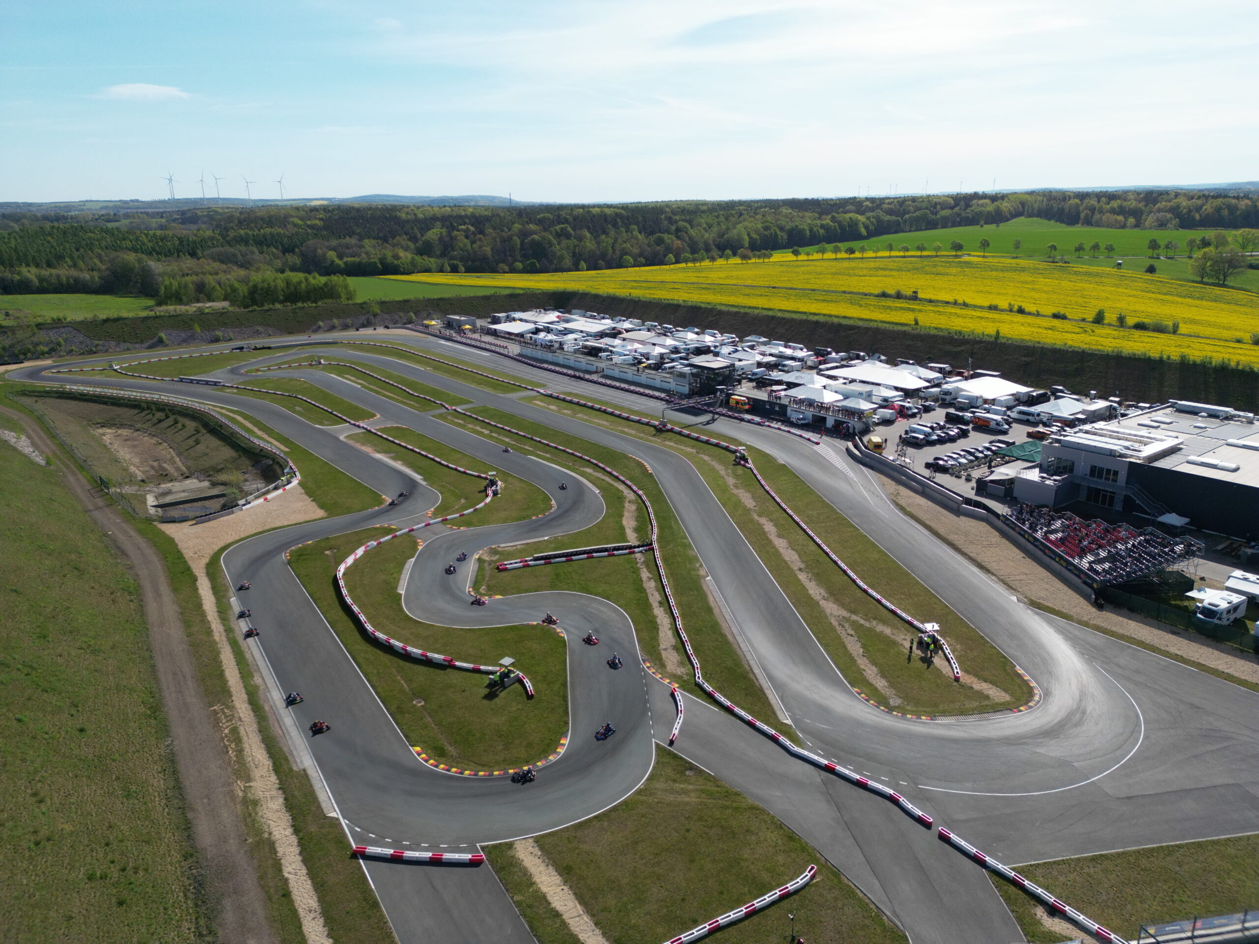 FIA kardisõidu Euroopa meistrivõistlused lähevad kuumaks, kui Baglin saavutab OK tiitli