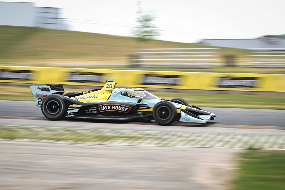 IndyCar vähendab hübriidvõimsust pidevate ebaõnnestumiste tõttu hooaja alguses