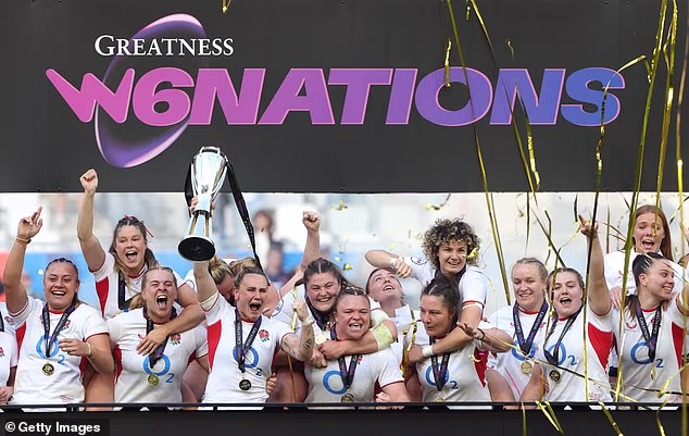 Red Roses pikendas võitude seeriat 38 matšini ja saavutas kaheksanda järjestikuse naiste Six Nations tiitli ja viienda järjestikuse suure slämmi turniiri Bordeaux's.