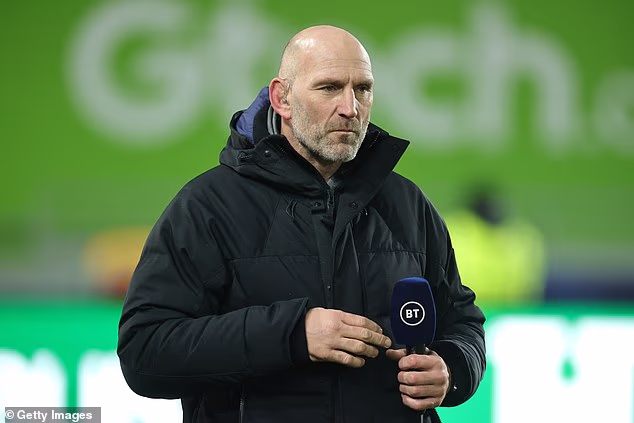 Inglismaa legendi Lawrence Dallaglio pankrotti pikendati kolme kuu võrra, kuna teda ootab ees uus kohtuistung.