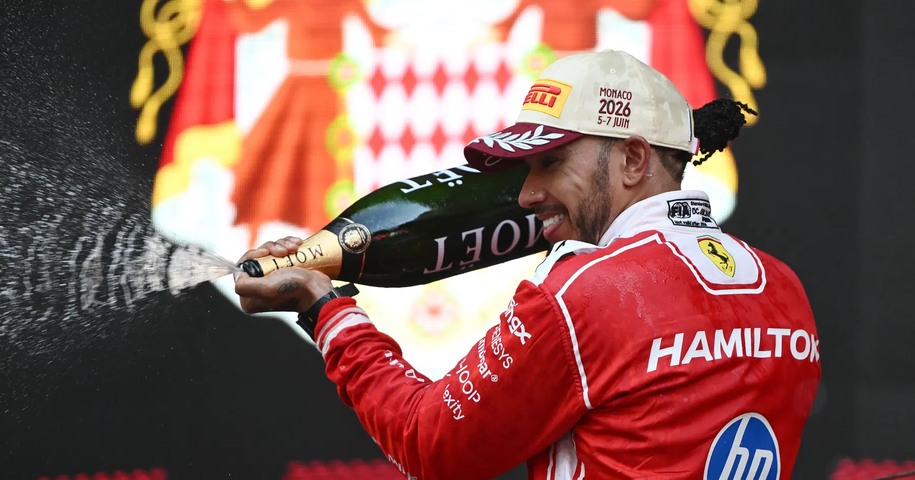 Lewis Hamilton kinnitas FIA suurt survet Ferrarile, kuna Max Verstappen kannatab katastroofi käes - RacingNews365 ülevaade