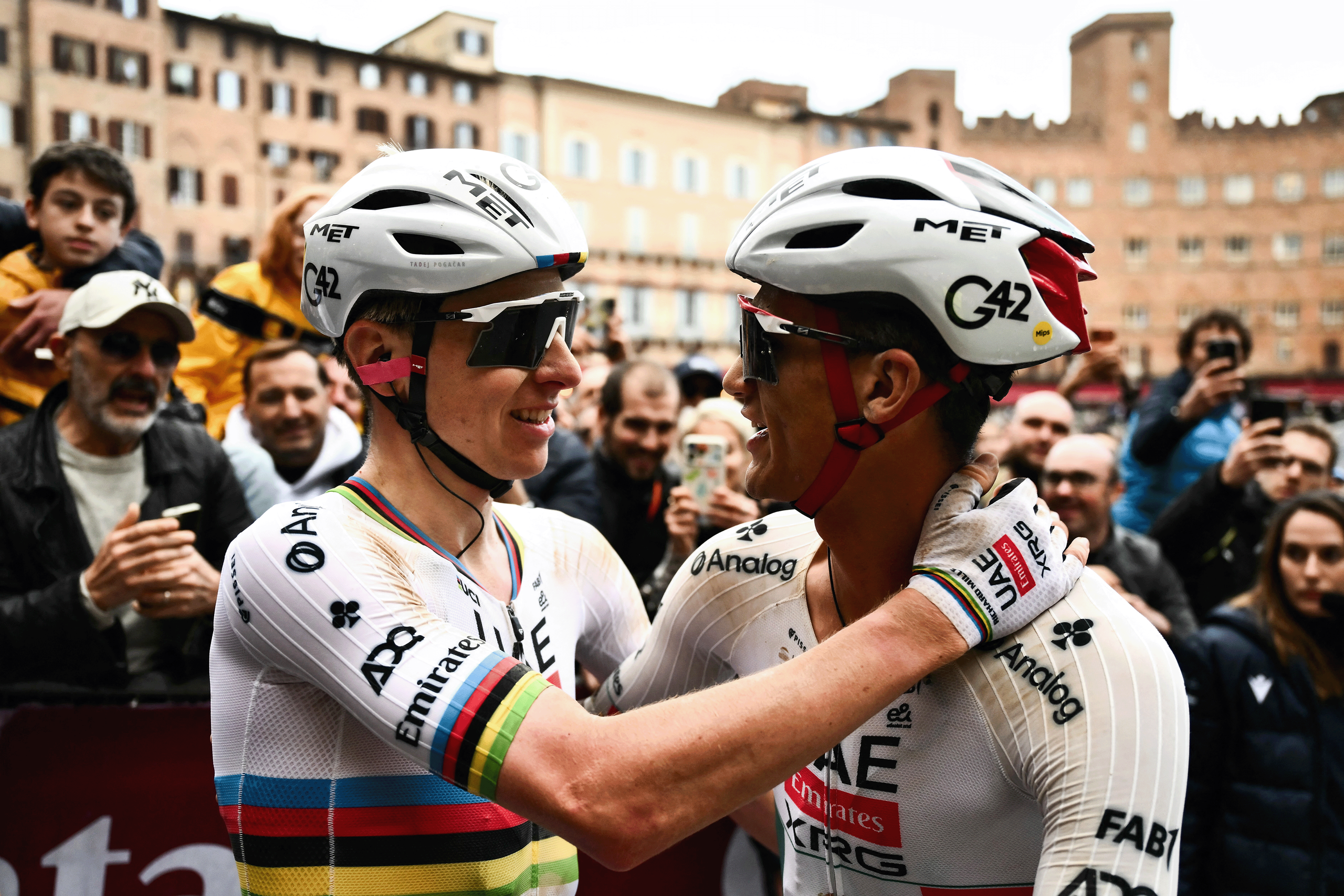 "Ma tahan olla sama õnnelik kui tema rattaga": Kurjakuulutavad märgid Tadej Pogačari rivaalidele, kui Tour de France'i leitnant Isaac del Toro astub sammu edasi