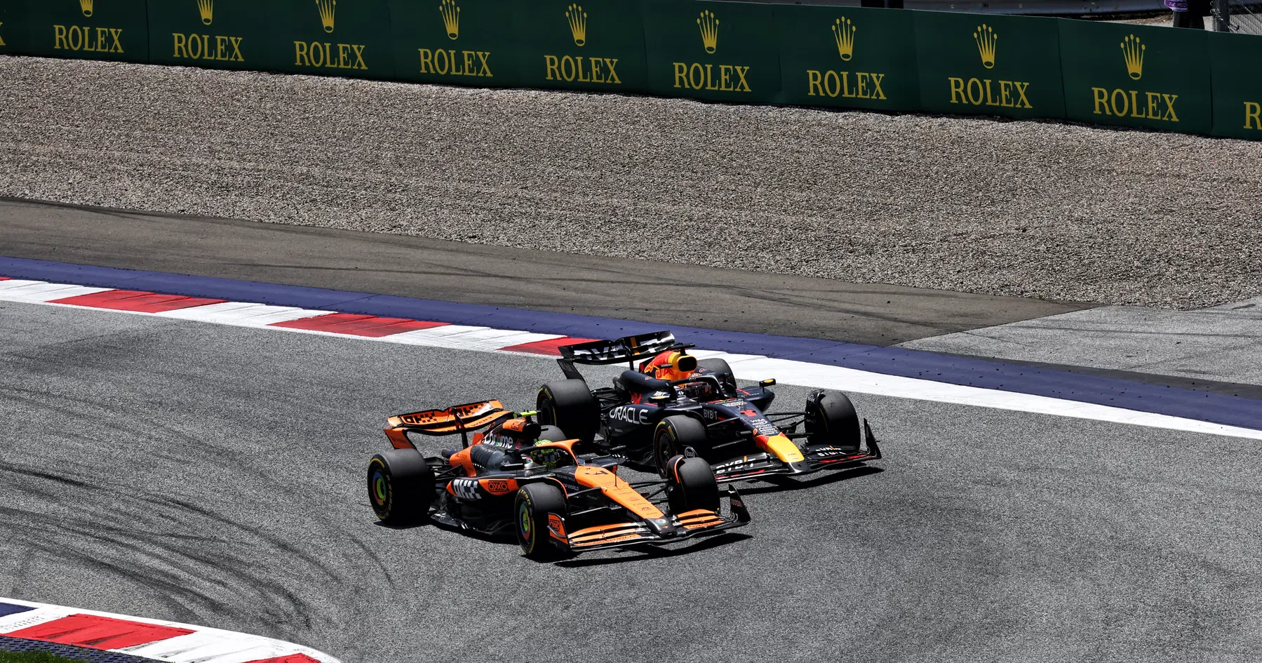 Max Verstappen ja Lando Norris põrkavad F1 tiitlivõistluste kuumenedes: "Rumal ja ebaõiglane"