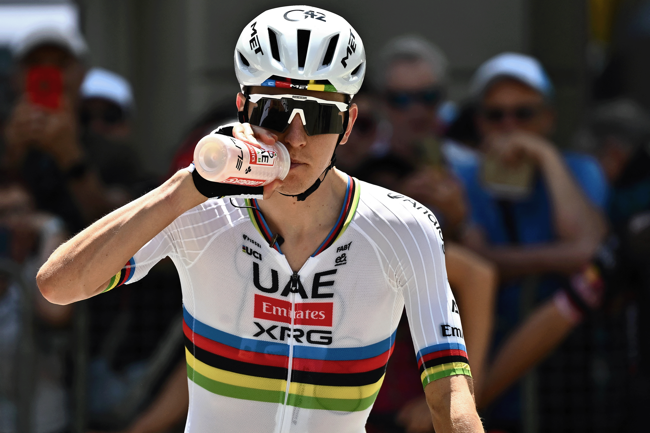 "Me ei tohiks jalgratturil kilo või paar liiga kinni jääda" – Tadej Pogačar ei muretse Tour de France'i ees kaalu pärast, ütleb AÜE Matxin.