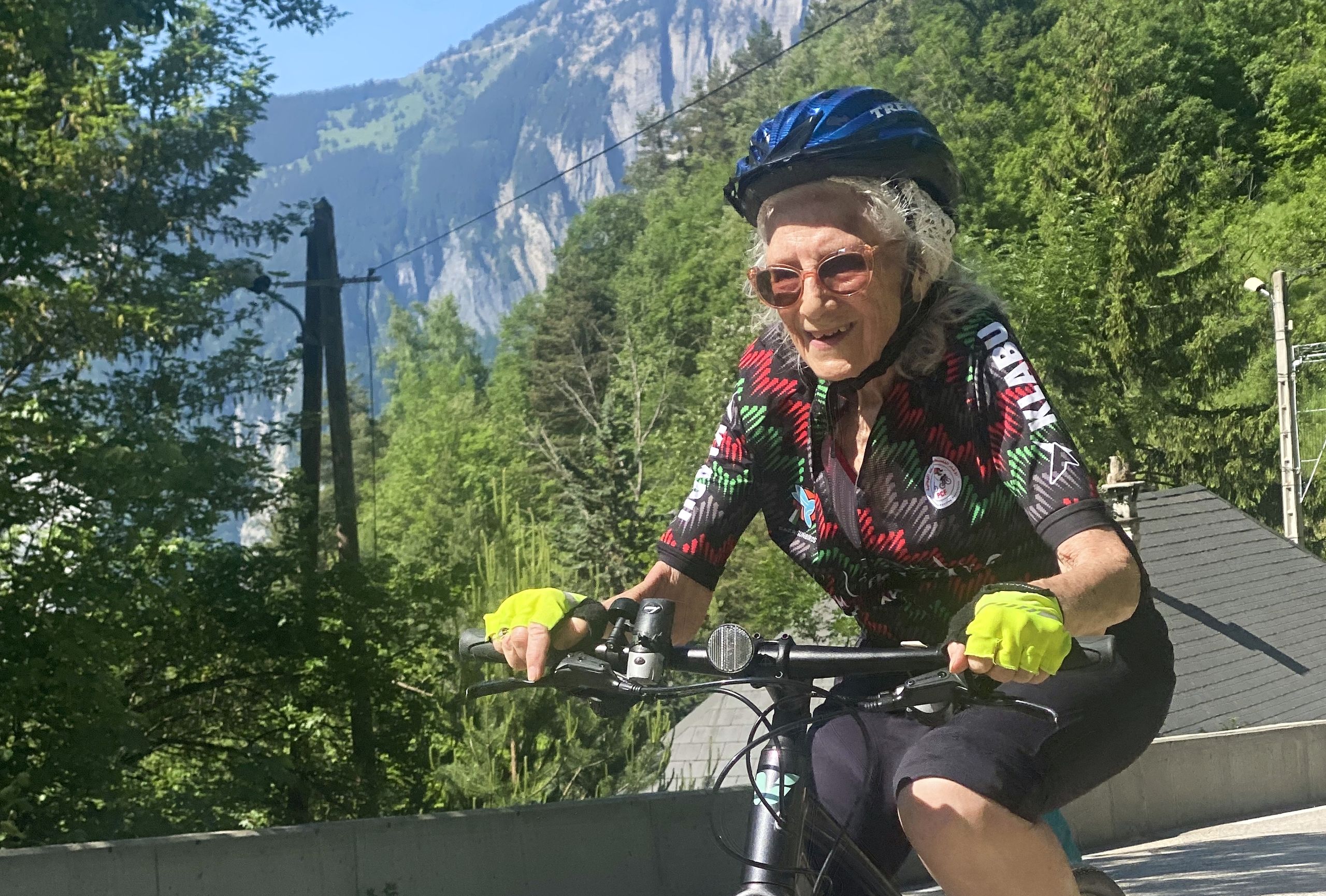 "Mu sõbrad arvavad, et olen täiesti hull": 84-aastane ronib heategevuse eesmärgil Alpe d'Huez'i