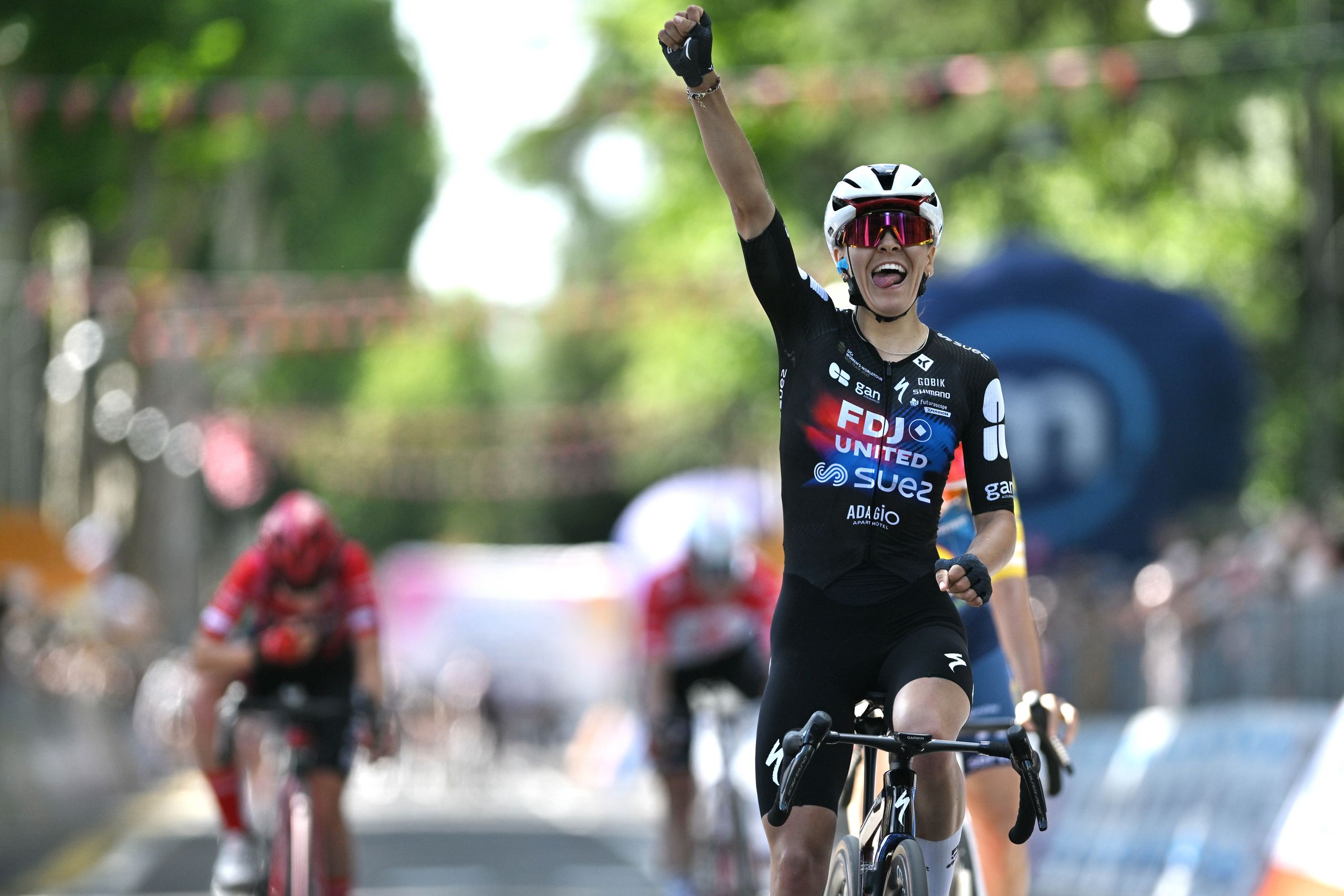 "Pidin hoidma külma närvi ja hoidma närvi, aga see selleks, ma olen sellega hakkama saanud" - 20-aastane Célia Gery võidab naiste Giro d'Italia 7. etapi.