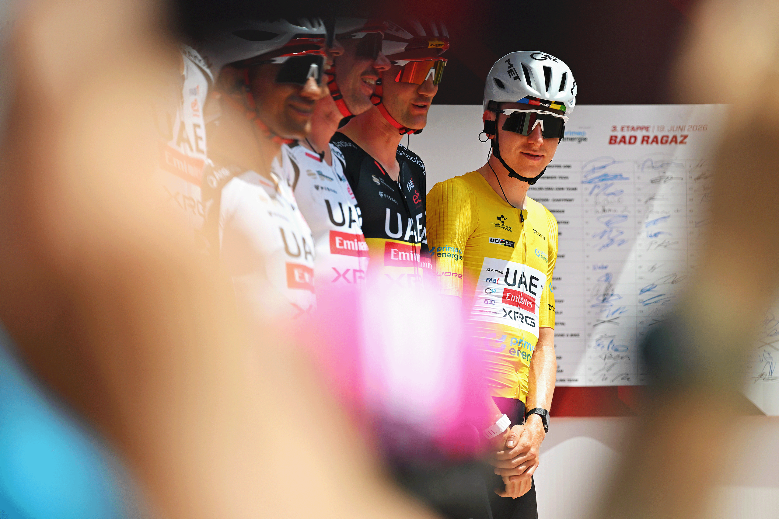 "Ta tahab, et ma selle särgi koju viiksin": Tadej Pogačar jätkab pärast partneri Urška Žigarti kukkumist Tour de Suisse'il motivatsiooniga võidusõitu