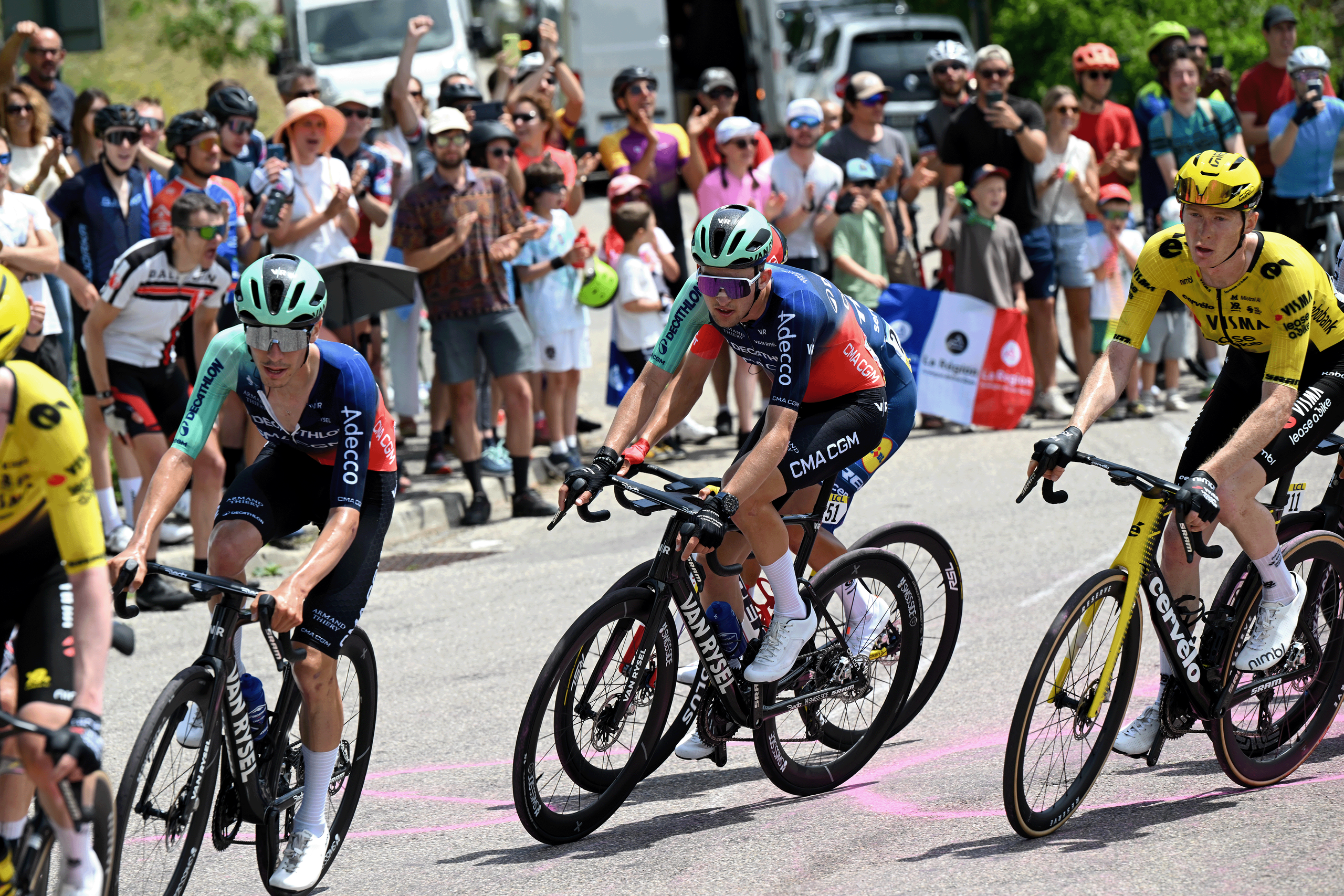 Tour Auvergne-Rhône-Alpes 6. etapp OTSE: 60 ratturit lahkuvad massiliselt, kui peloton laguneb esimesel kolmest suurest mäepäevast