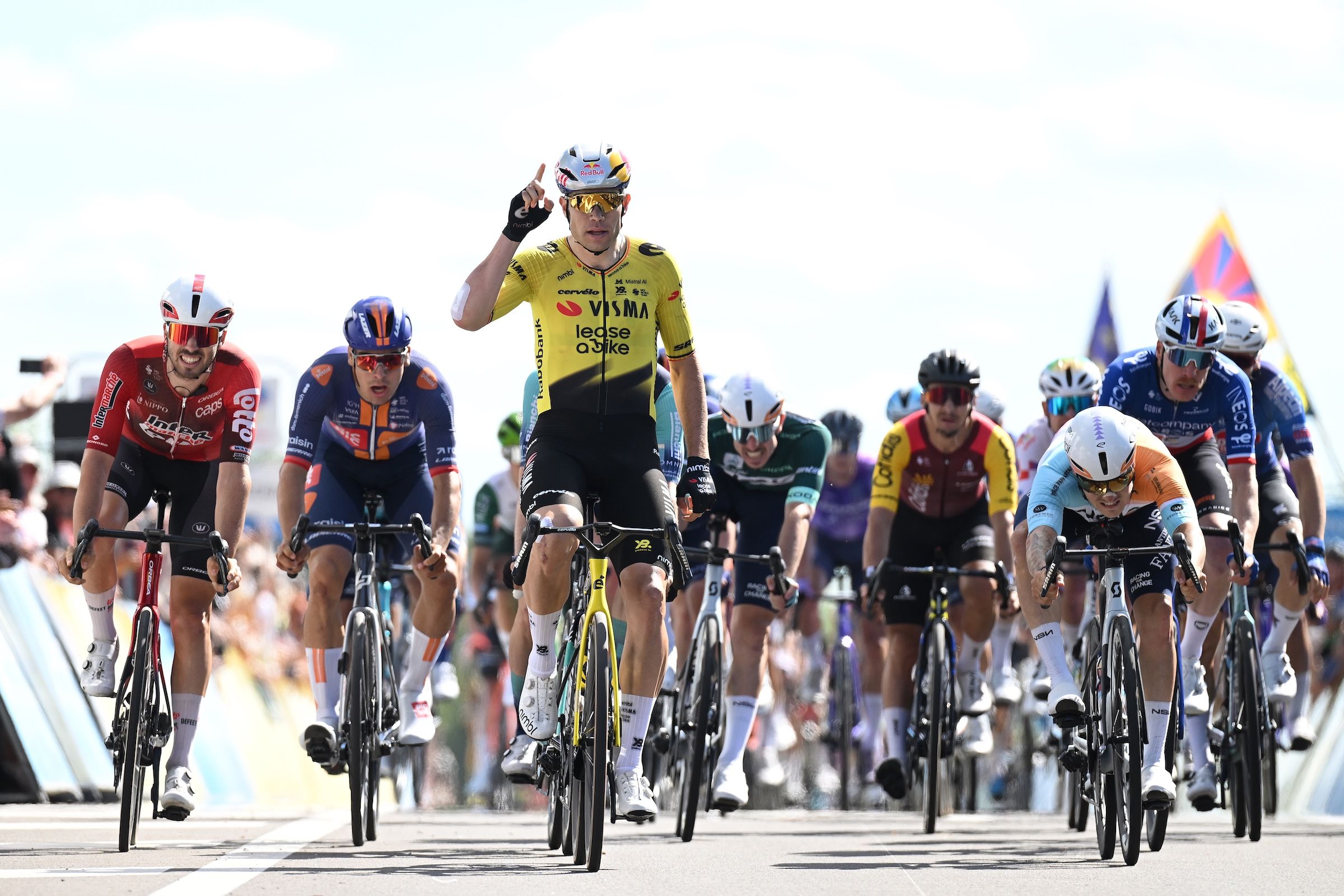 Tour Auvergne-Rhône-Alpes: Wout van Aert vastas kahtlejatele 5. etapi võiduga