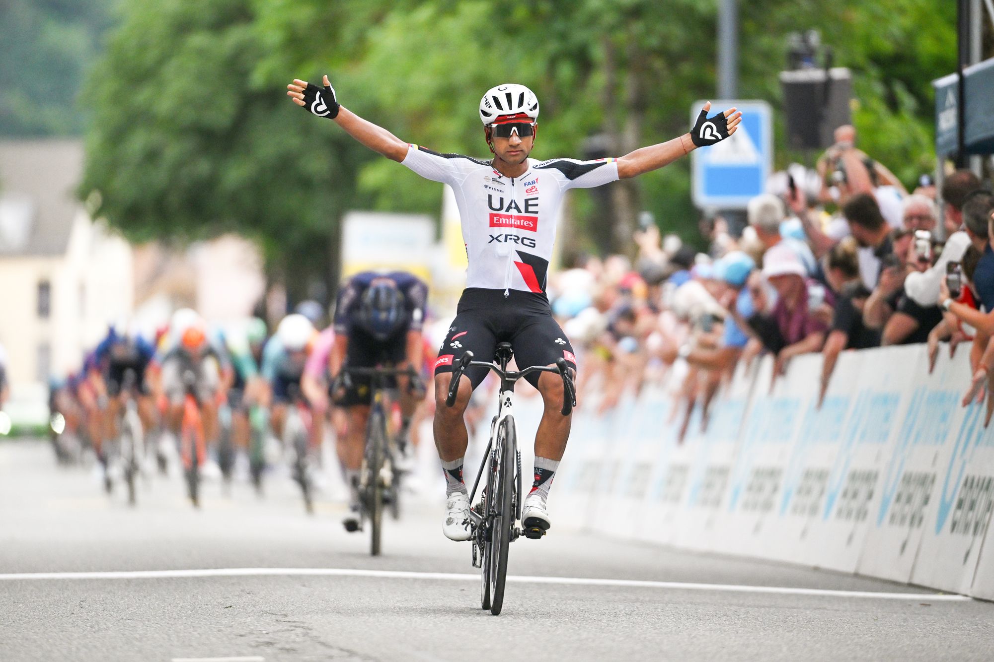 Tour de Suisse: Jhonatan Narváez möödus Xandro Meurisse'ist ja võitis kolmanda etapi, kuna paar hoiab tagaajamispaki napilt ära
