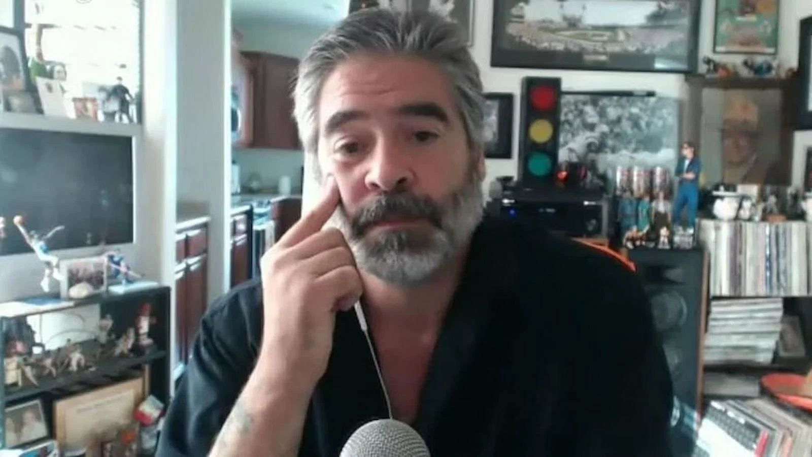 Vince Russo imestab, miks tänapäeva maadlejad hoiakuajastul pidevalt tulistavad