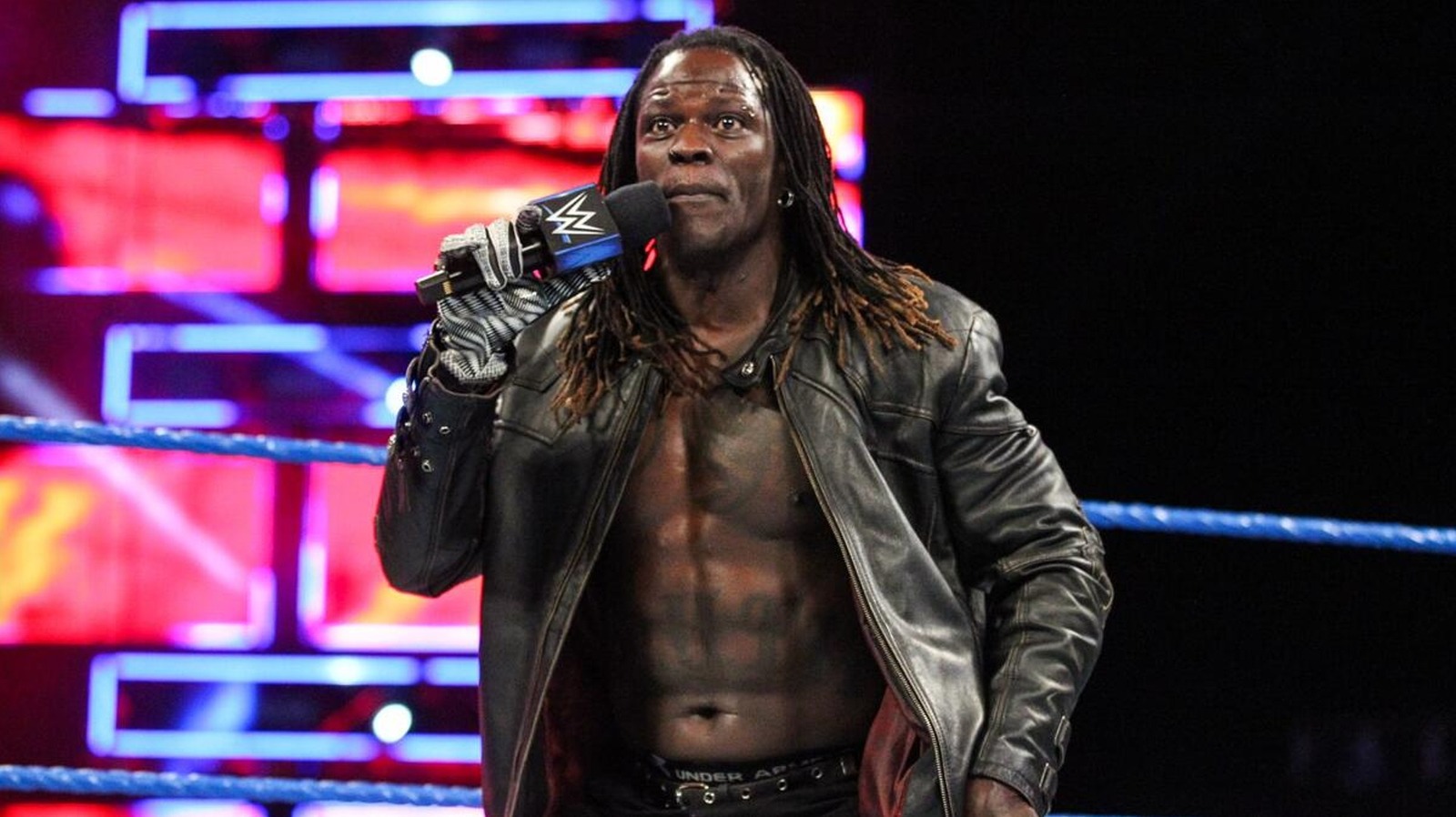 WWE R-Truth selgitab, kuidas Crocketti perekond pani ta profimaadlusega tegelema